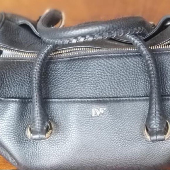 DVF Diane von Furstenberg speedy style black leather handbag. 13L x 8W x 7H - Picture 3 of 3